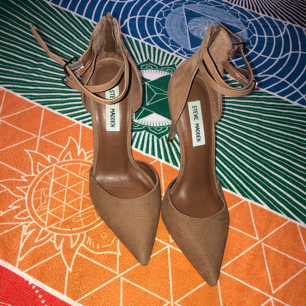 Steve Madden tan closed toe stiletto